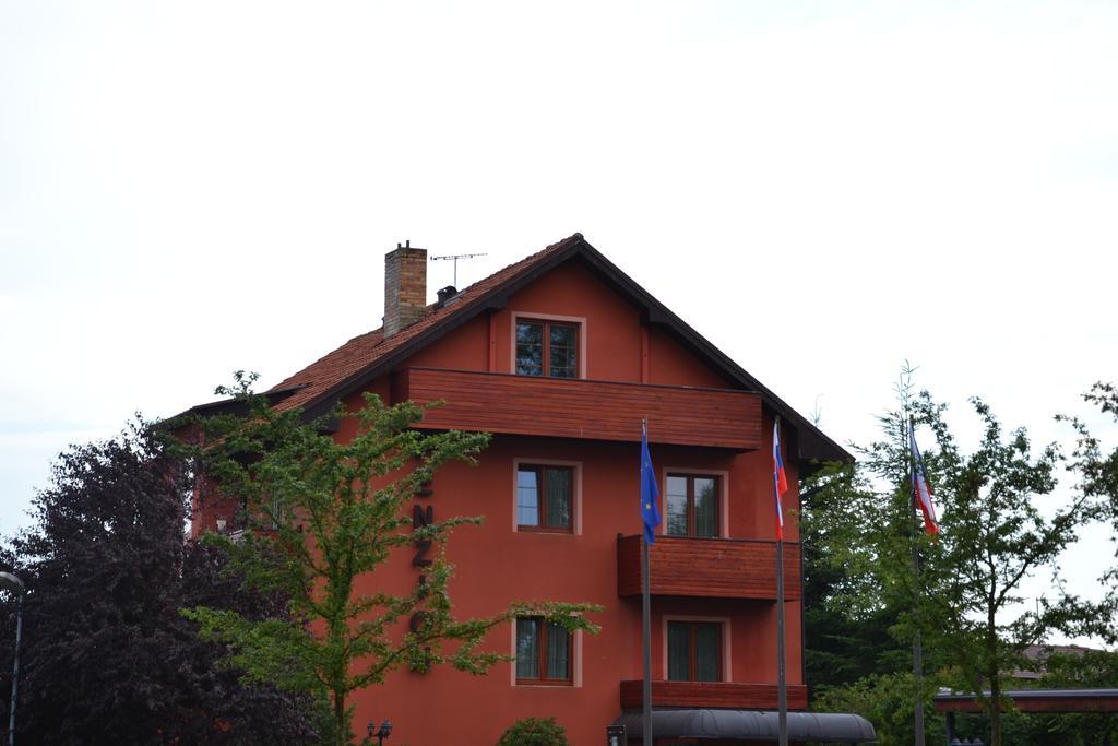 Penzion Aurooms Zlatníky Exterior foto